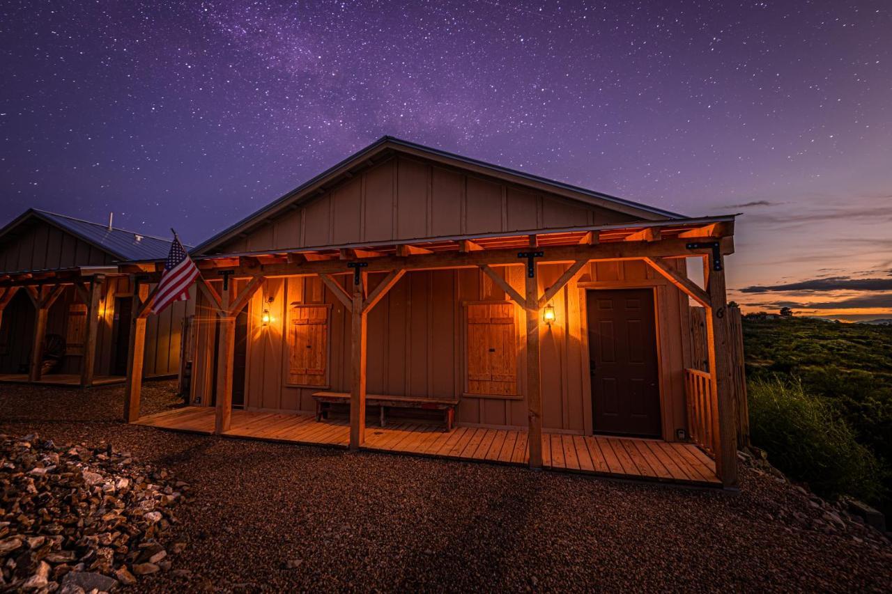 -Pet Friendly- Miners Cabin #6 - King Bed With Private Balcony Тумбстоун Екстериор снимка