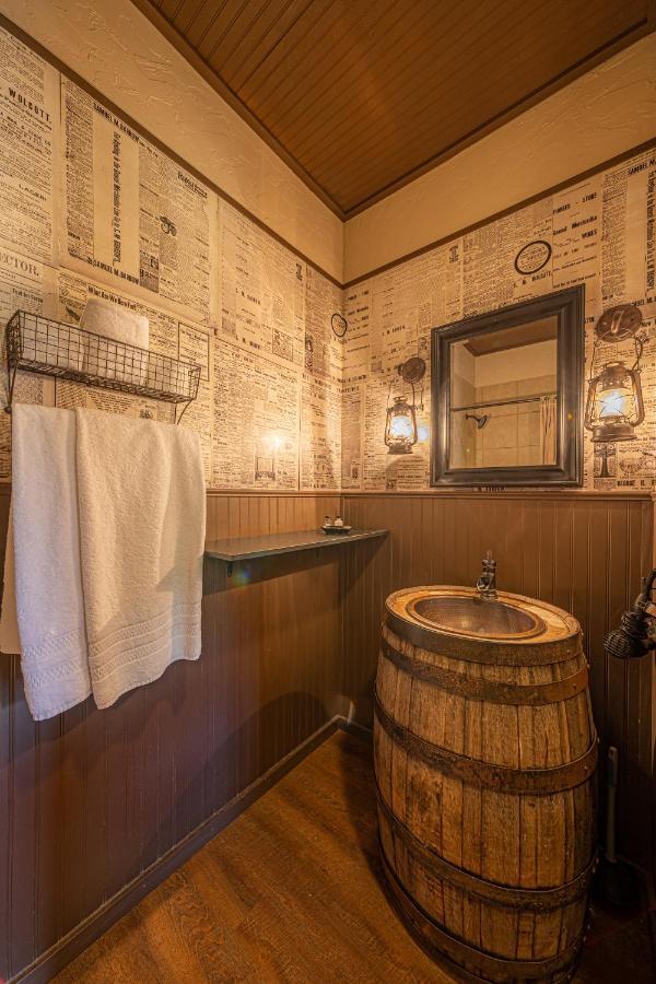 -Pet Friendly- Miners Cabin #6 - King Bed With Private Balcony Тумбстоун Екстериор снимка