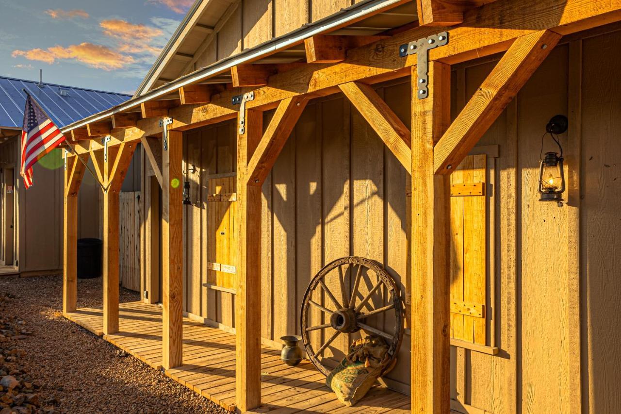-Pet Friendly- Miners Cabin #6 - King Bed With Private Balcony Тумбстоун Екстериор снимка
