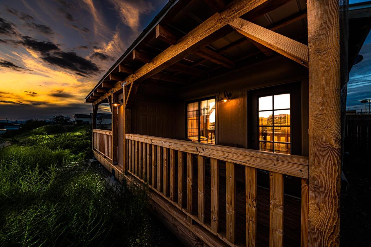 -Pet Friendly- Miners Cabin #6 - King Bed With Private Balcony Тумбстоун Екстериор снимка